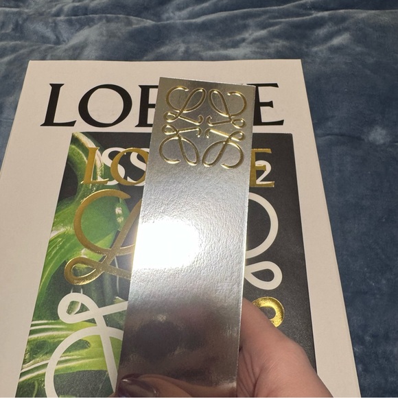 Loewe empty box, with ribbons and art magazine - Picture 9 of 9